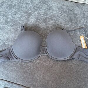 SKIMS Smooth Molded Underwire Bra in Onyx Black